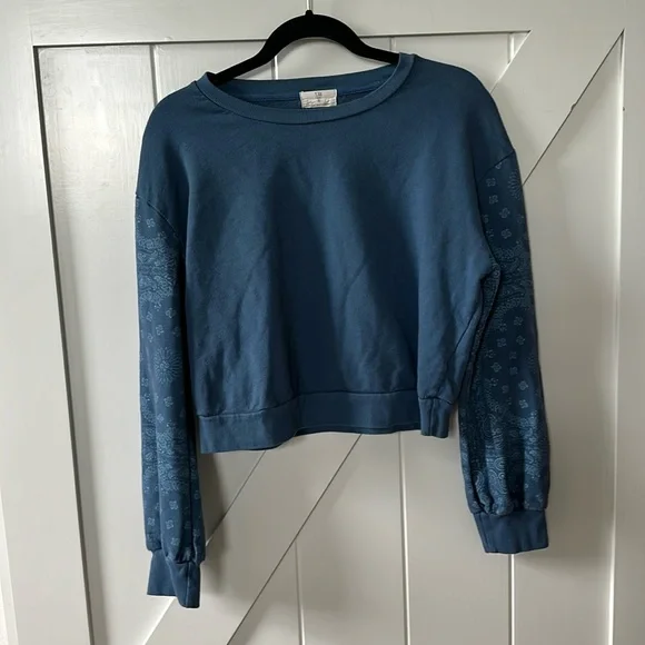 Anthropologie T.La cropped style blue sweatshirt - Picture 9 of 9